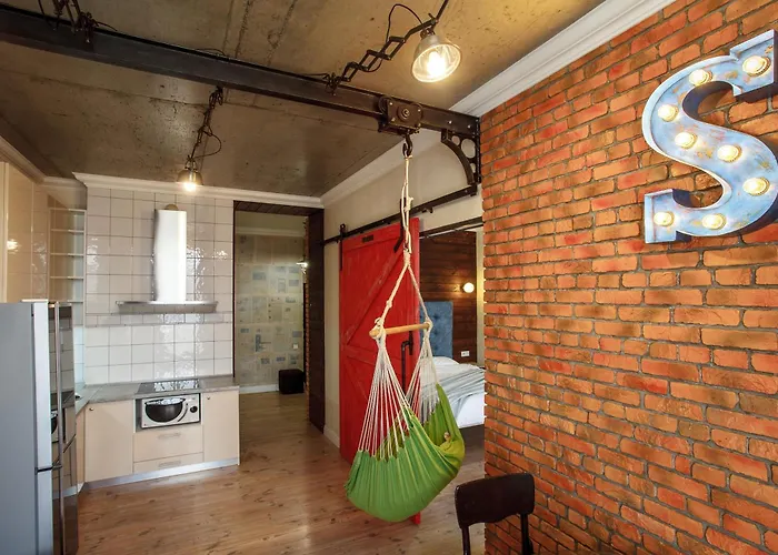 Loft With A Swing And Side Sea View אודסה